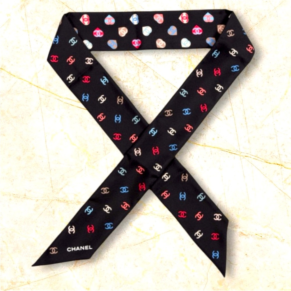 ULTRA RARE Chanel CC Hearts Slim Bandeau Silk Scarf Black w/ Box